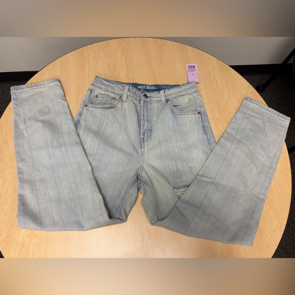 WILD FABLE Light Acid Washed DESTROYED HIGH RISE MOM JEANS 5-Pocket TAPERED sz 6